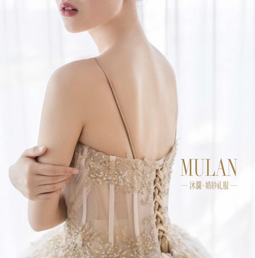 【精品区套系】3件套租赁+4套伴娘服