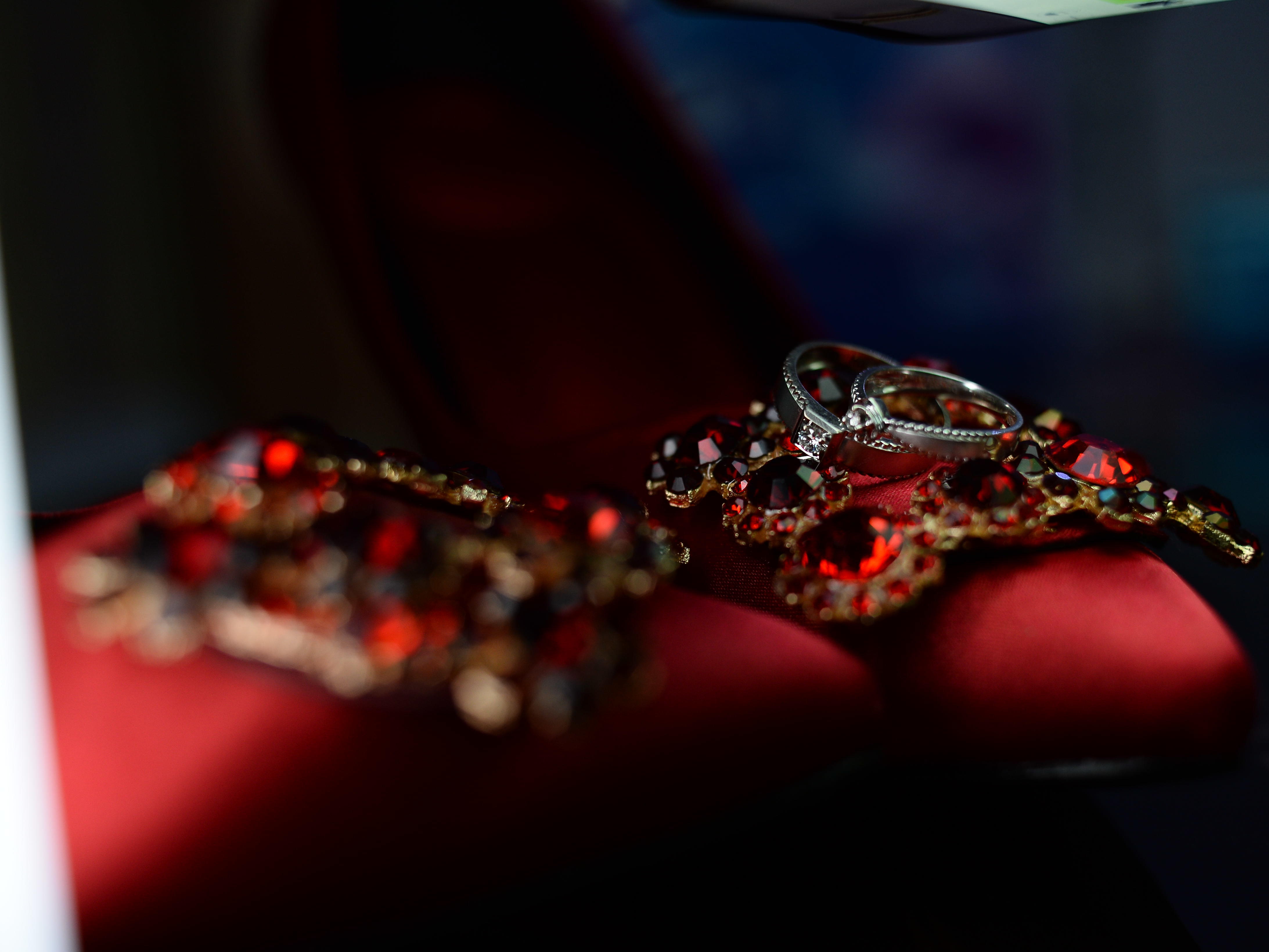 粉色，梦幻，甜美，温馨，主题