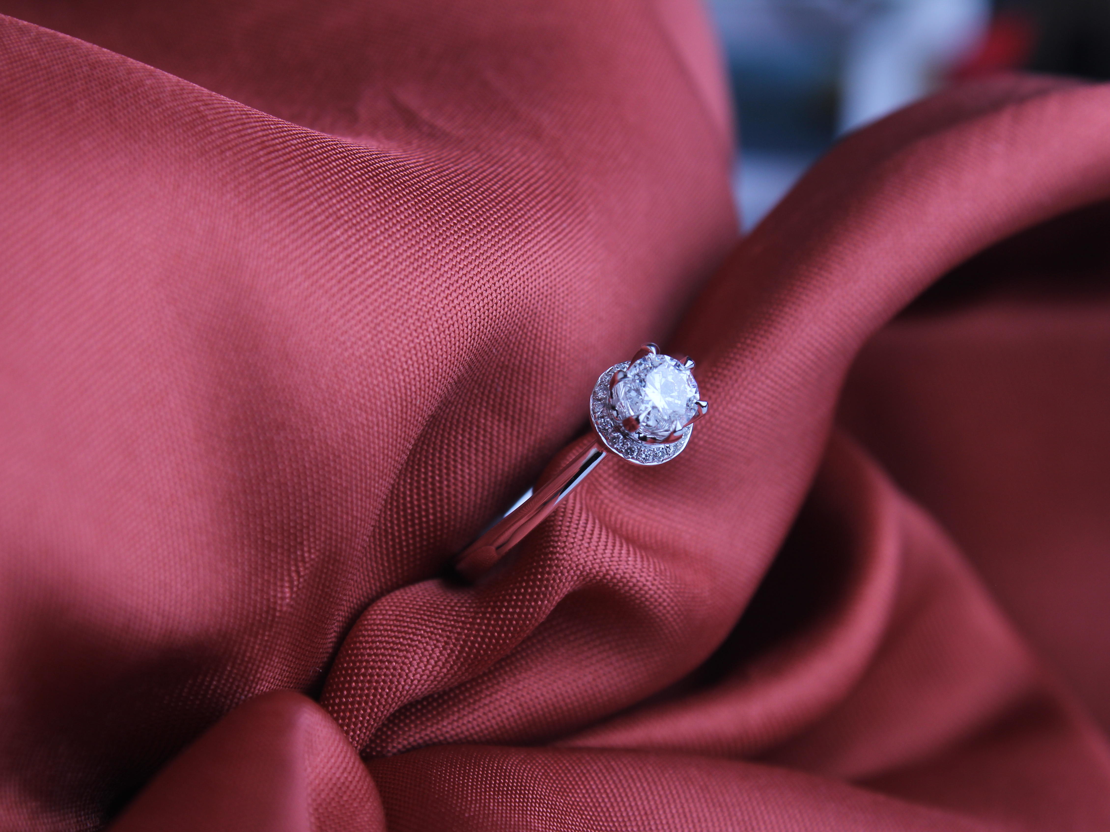 《围绕》女戒  罗兰钻石冬日完美定制之女戒