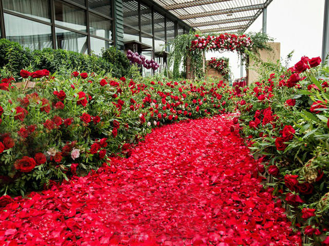 威斯文婚礼 室外婚礼 复古红色系