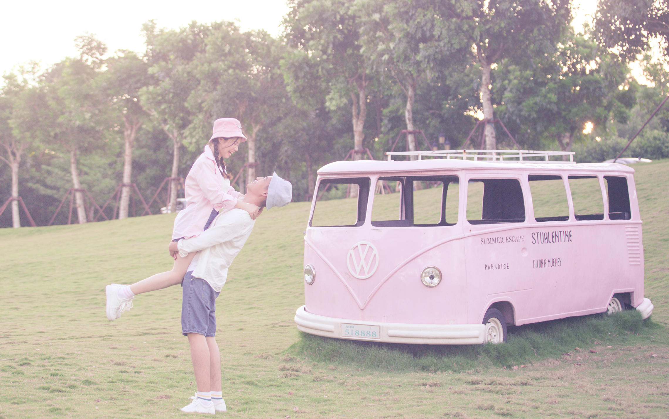 【非誠(chéng)勿擾】山頂/木屋教堂/無(wú)邊泳池+民族客棧