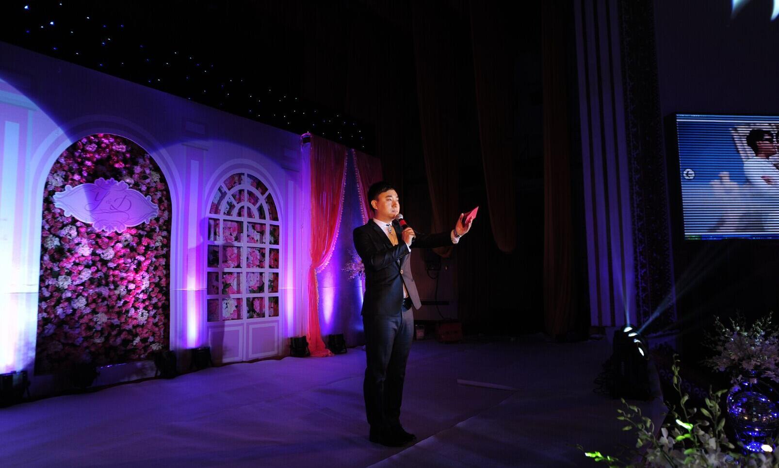 大连主持人鹤鸣