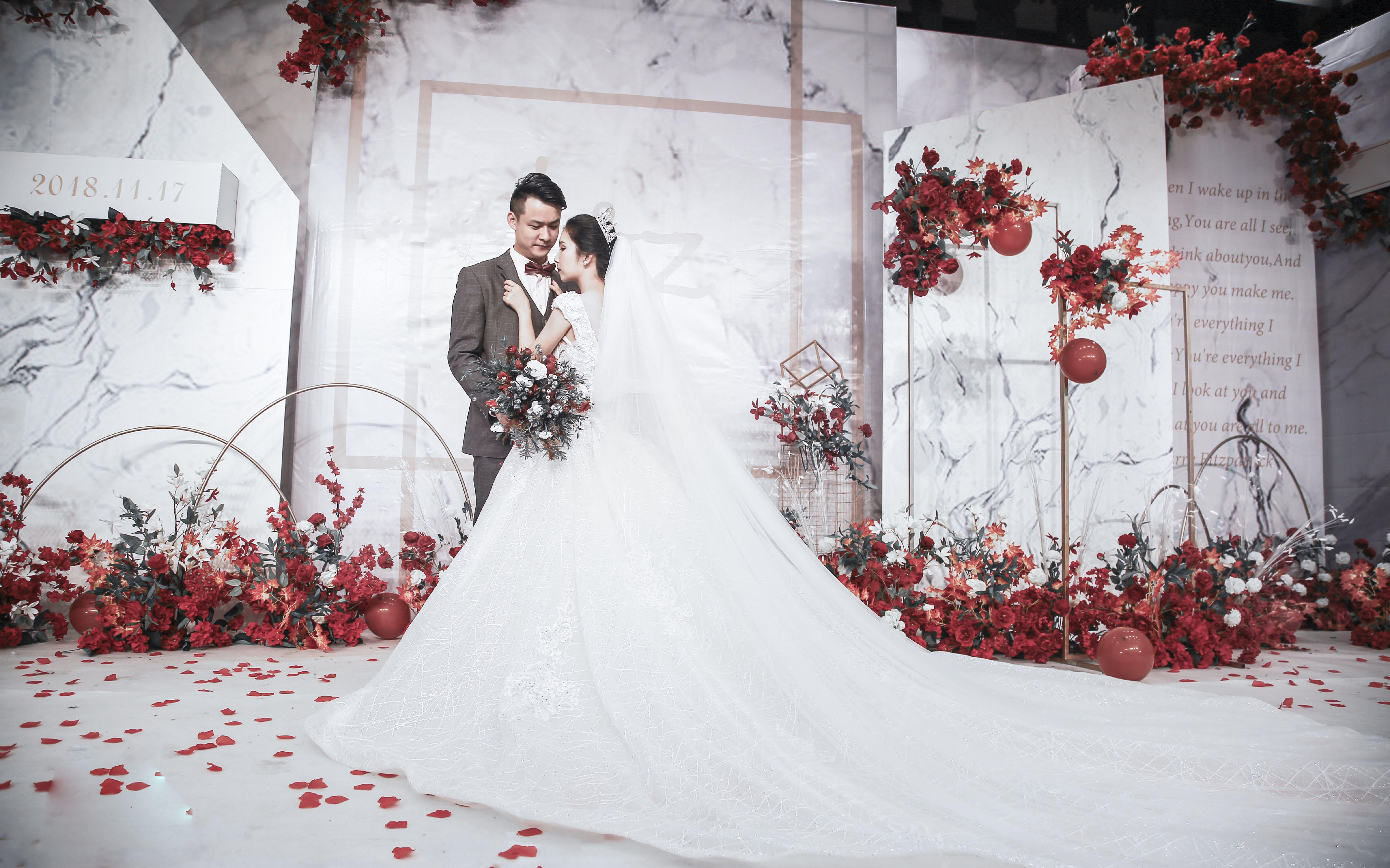 【热爱婚礼】简约小预算红白大理石纹主题