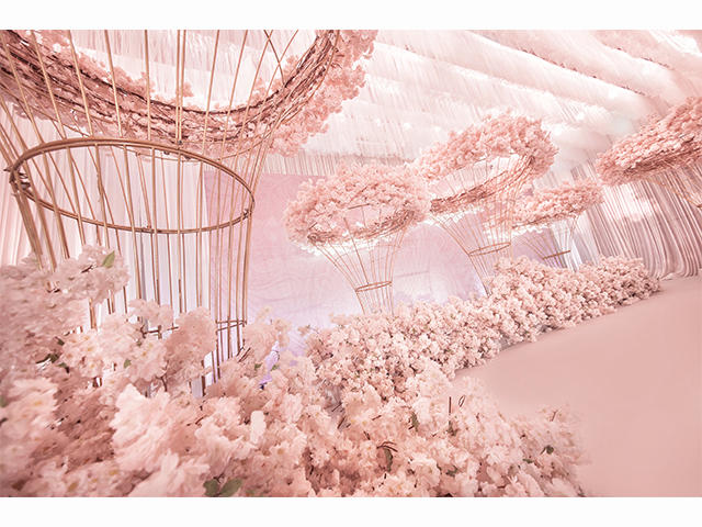 大型粉樱造型花艺  让你的少女心砰砰砰跳起来