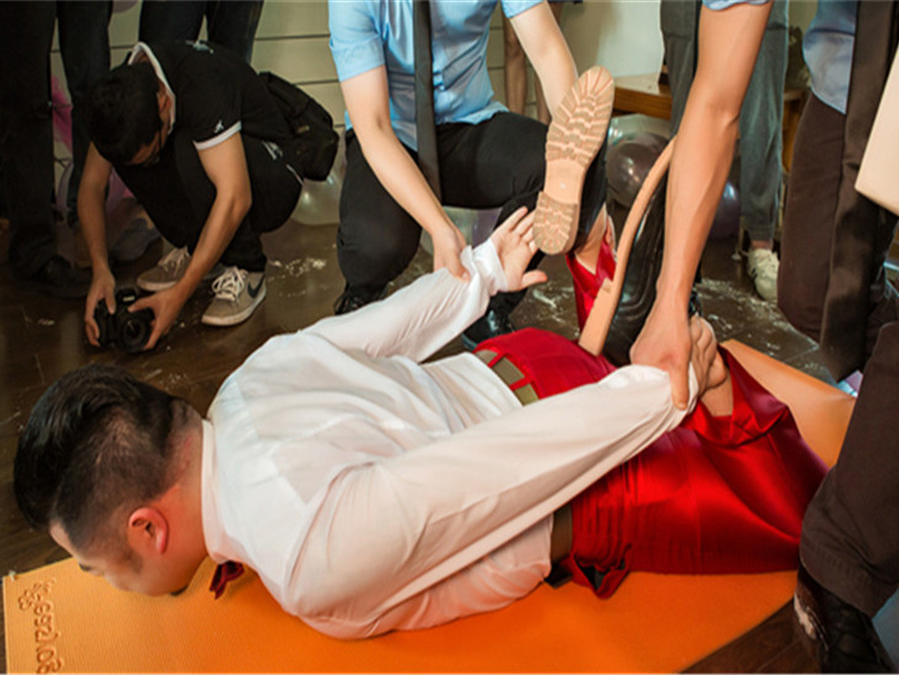 婚礼主持+化妆+拍照+录像+音乐督导