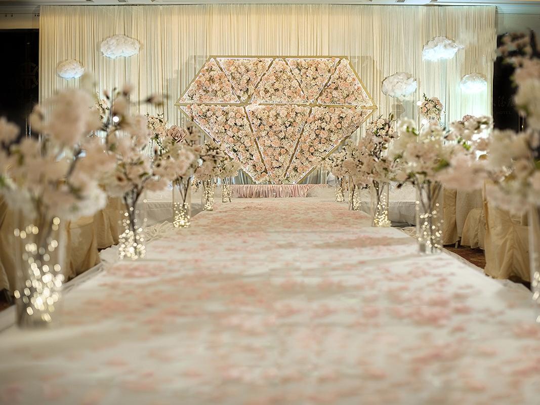 克拉恋人 立体浪漫钻石造型