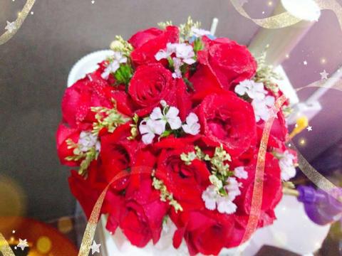 【婚礼纪推荐】新娘超美手捧花，21枝红玫瑰鲜花