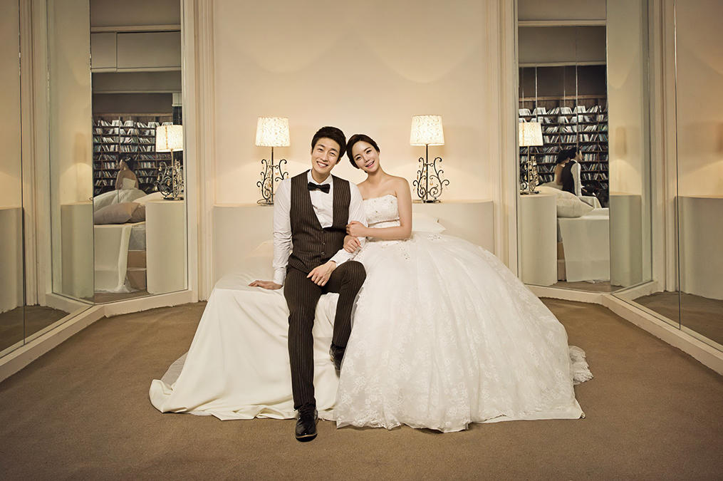 巴黎世家团购工作室热销韩式中式个性婚纱照