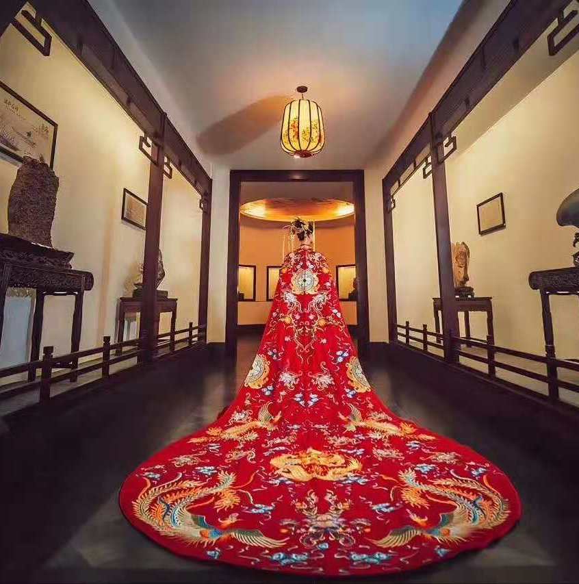 【霸气侧漏女王范儿】中式拖尾仪式租赁 