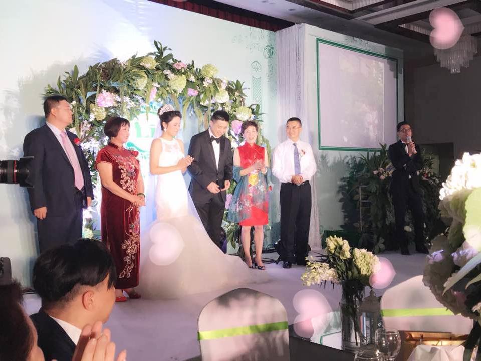 张晓峰-轻松幽默诙谐的主持风格