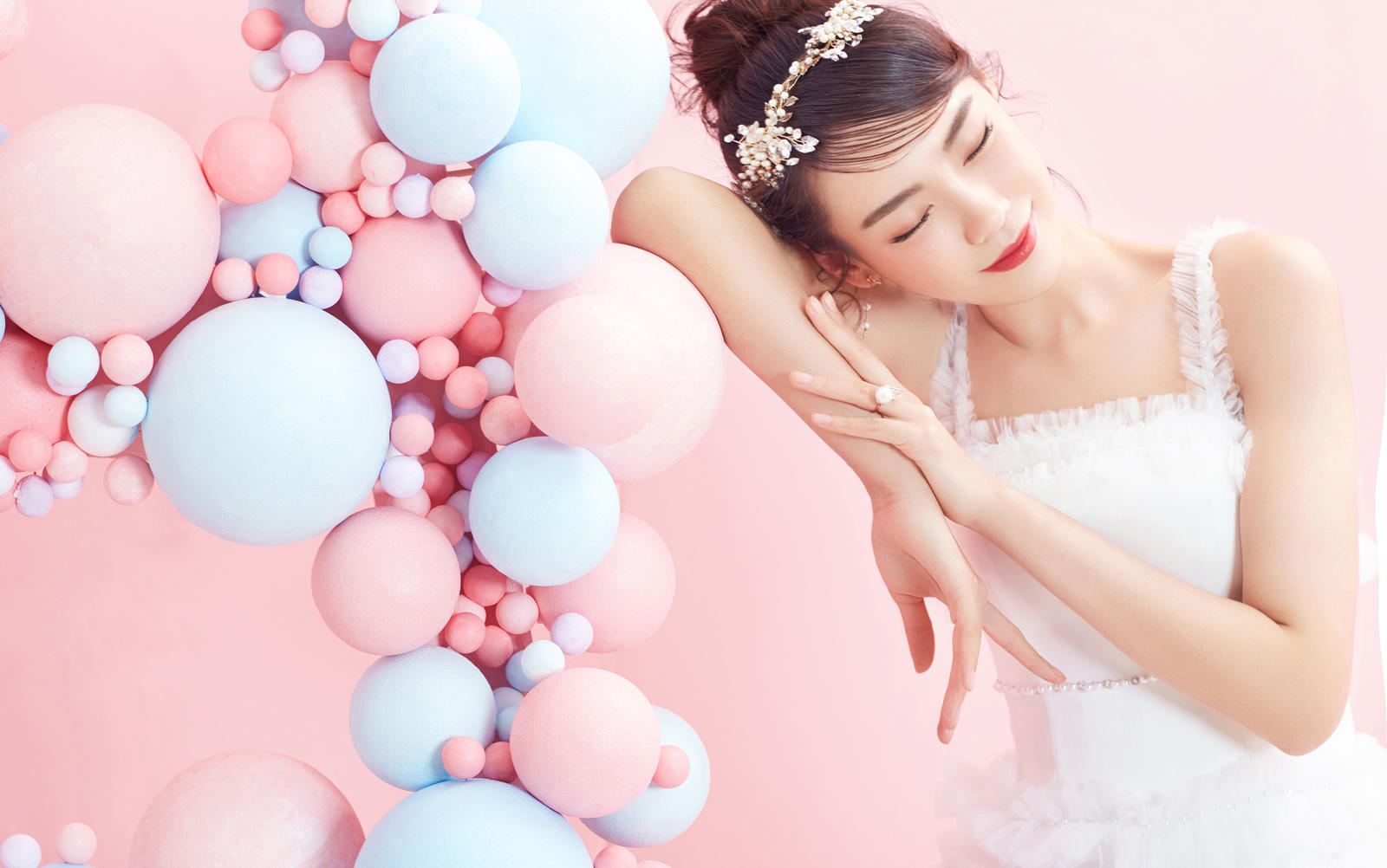 欧洲城基地跑车+热气球鲜花造型+底片全送