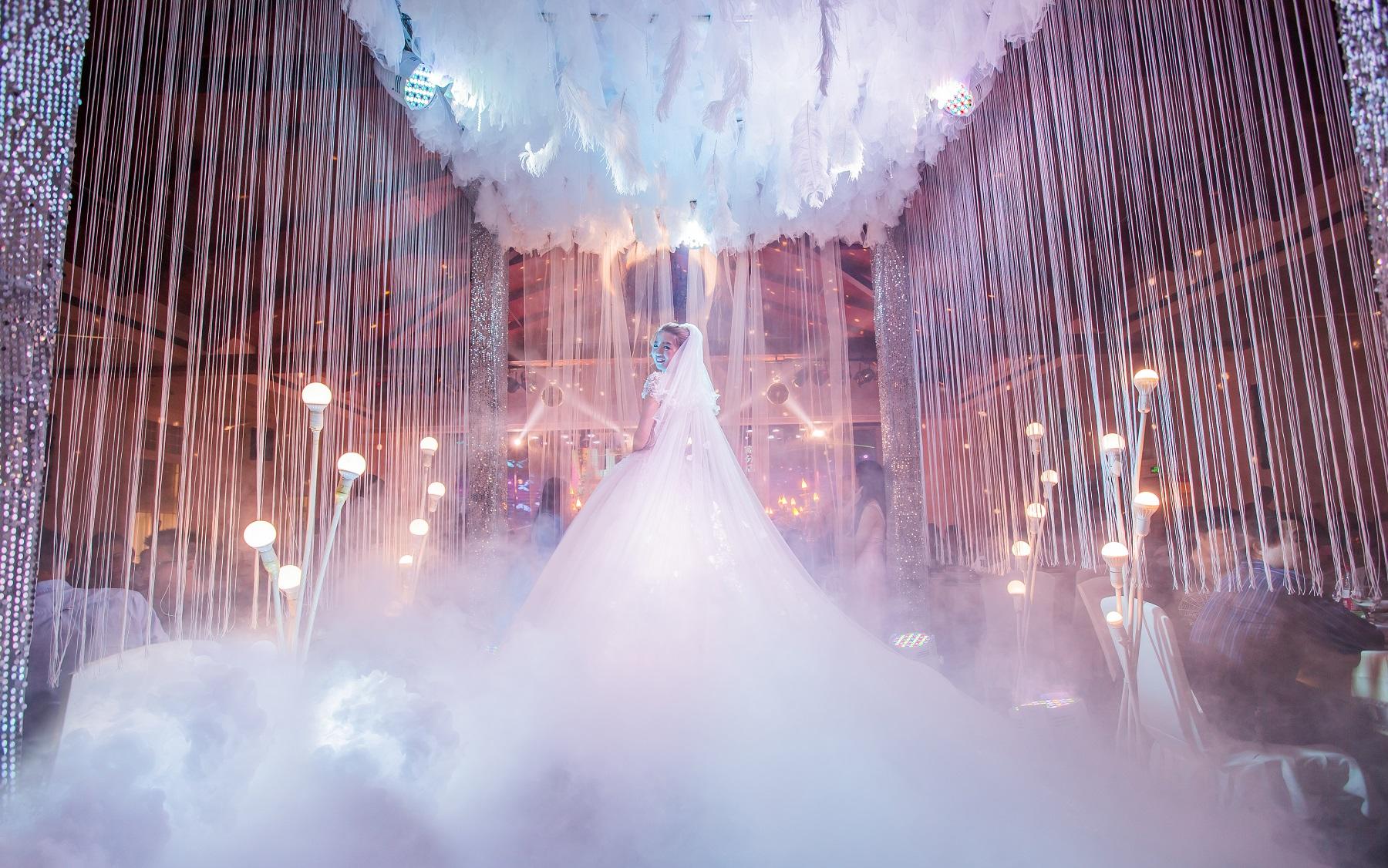 【95后都喜欢】双机全角度摄像+水晶镜面通道