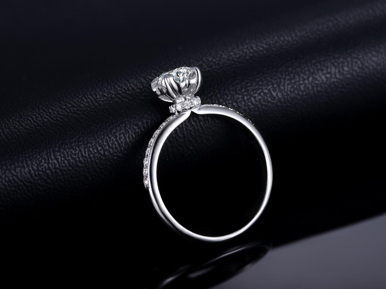 钻戒定制 30分 D色 VVs净度