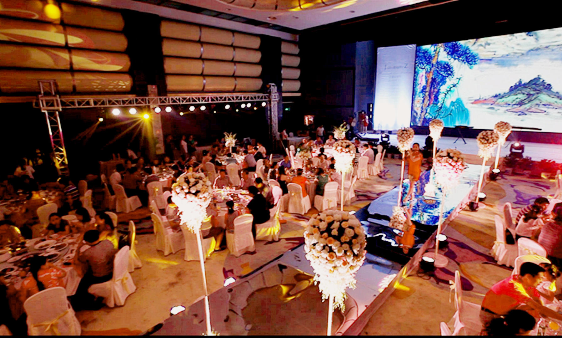 沉浸在鑫福丹中——Mr.金 & Mrs.曾幸福婚