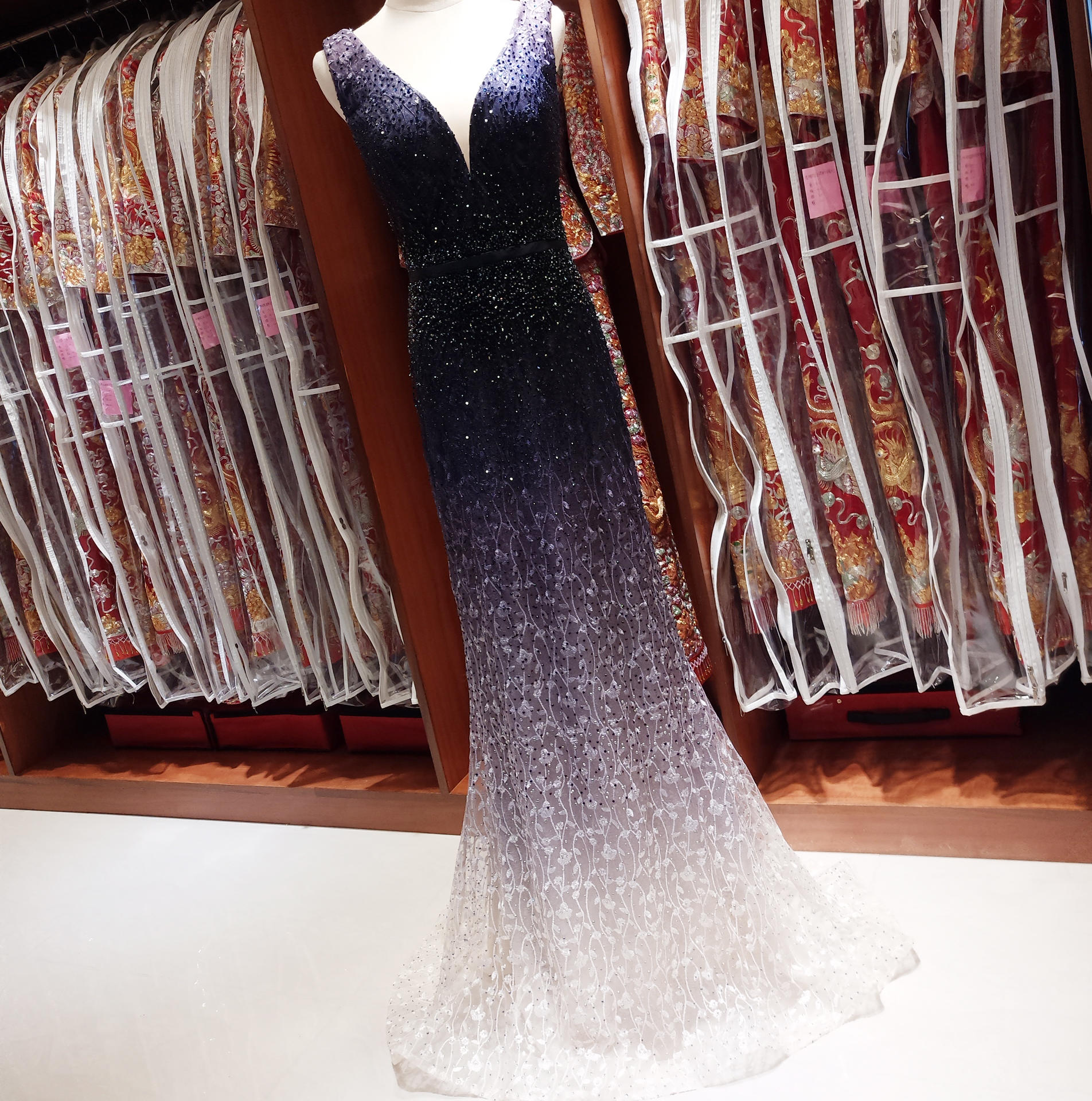 【超值套餐】高端定制婚纱礼服裙褂送男士西服一套