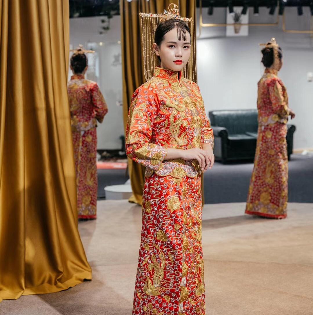 维诺婚纱礼服两件套+高级化妆师