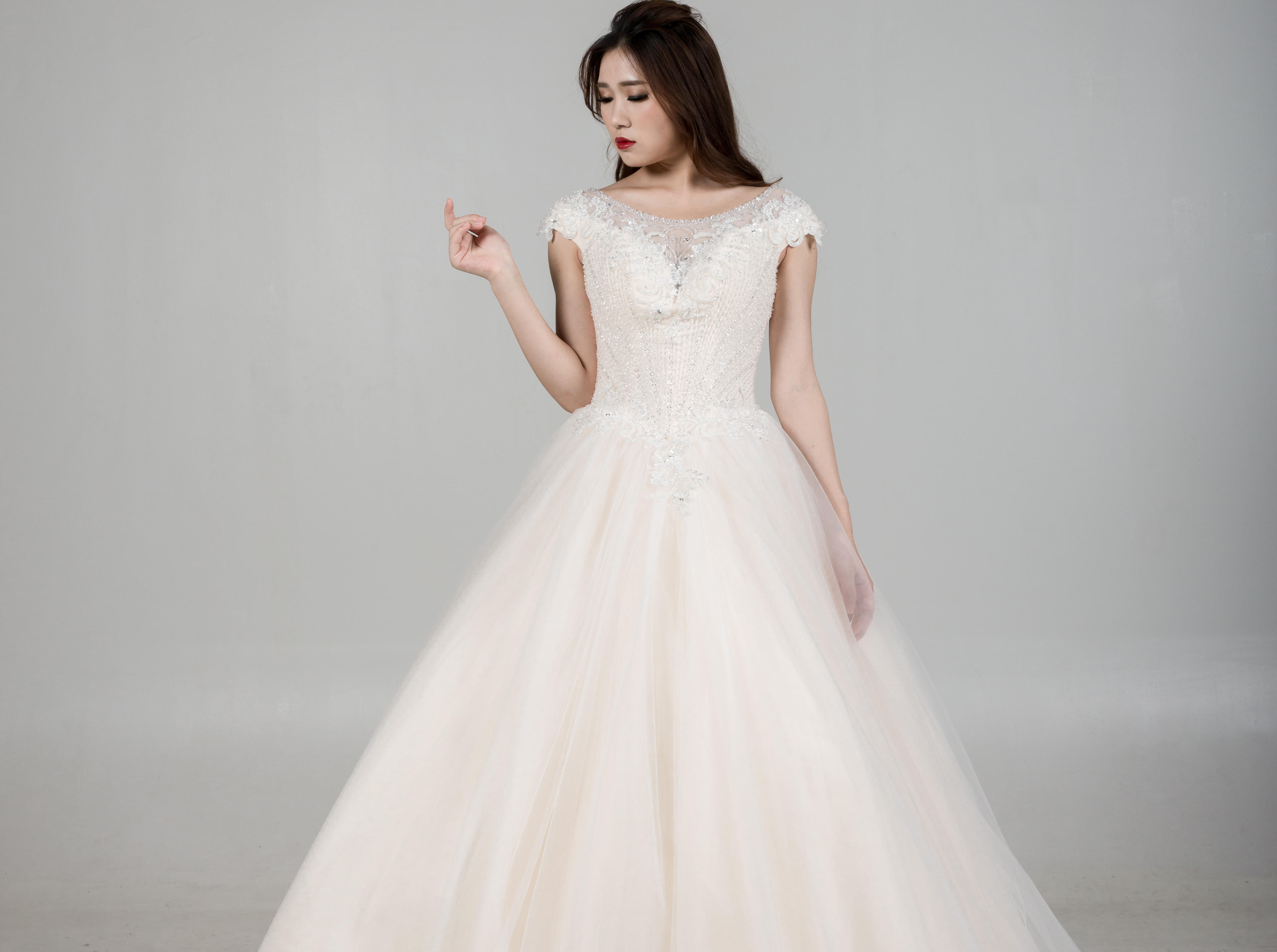 《进口品牌租赁》人气爆款水晶婚纱【1+1婚纱】