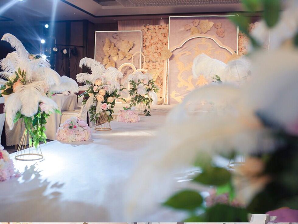 简约大气不失高级感的香槟色婚礼