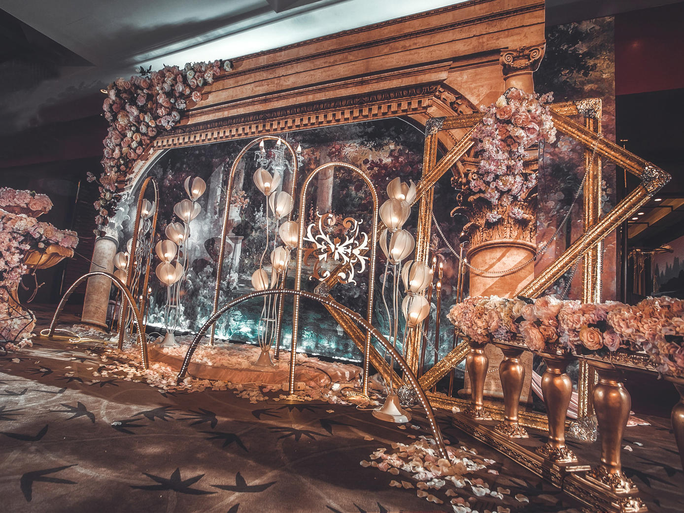 喜悠记丨复古宫廷奢华黑金系婚礼·花熙