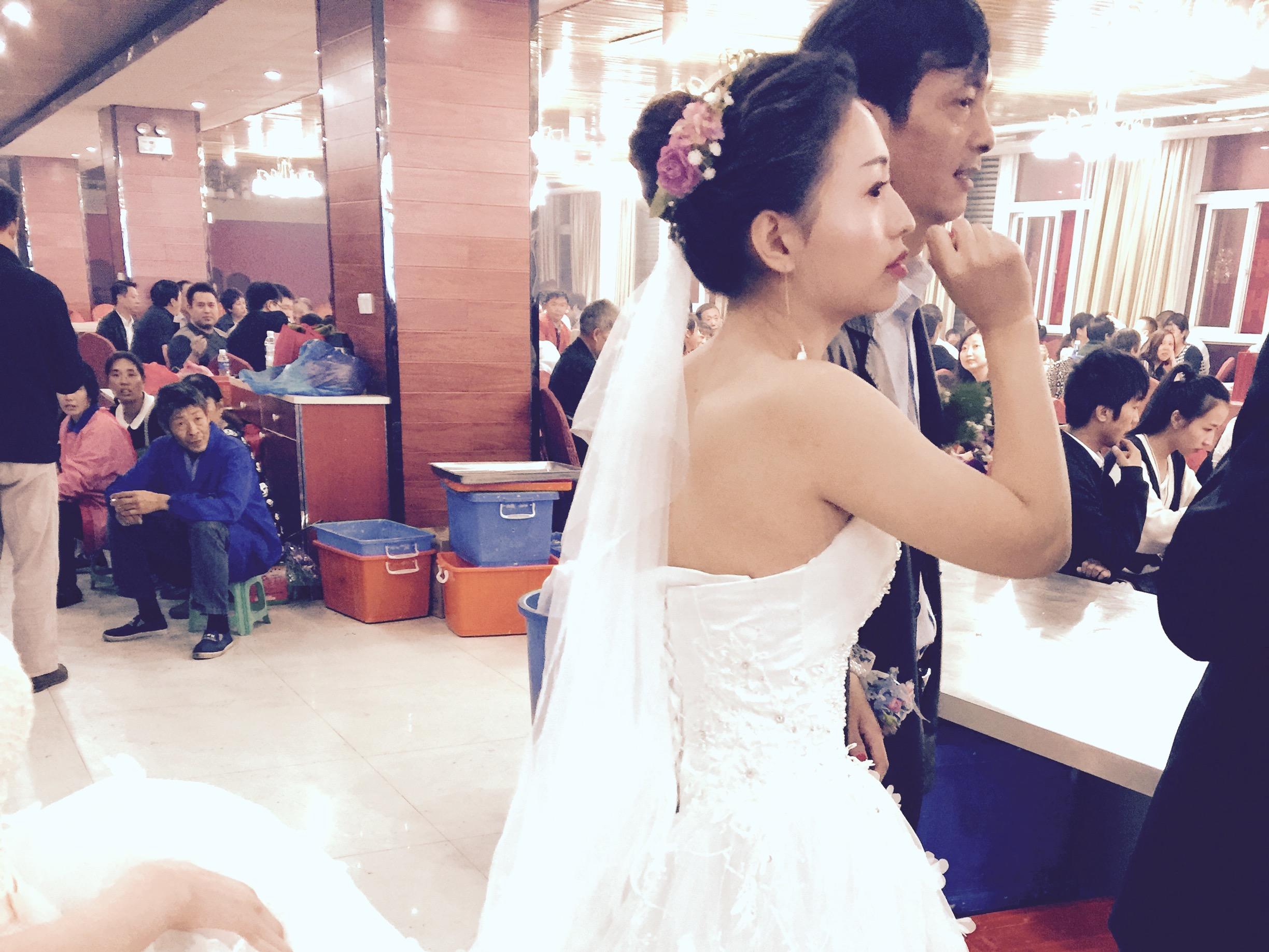 专业化妆师全天跟妆＋亲友妆