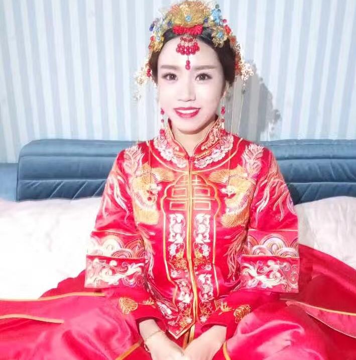 超值租赁：秀禾服+主婚纱+敬酒服+全程跟妆