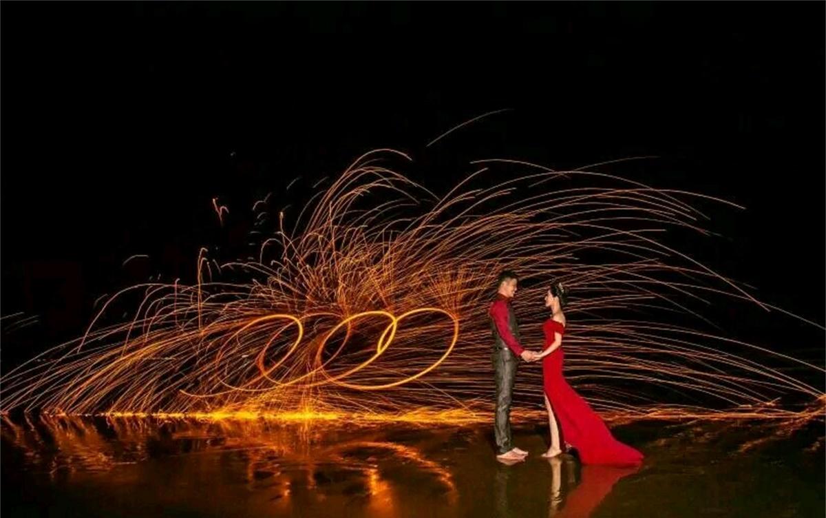 游艇出海+包邮+跑车+2晚酒店+专车游+航拍