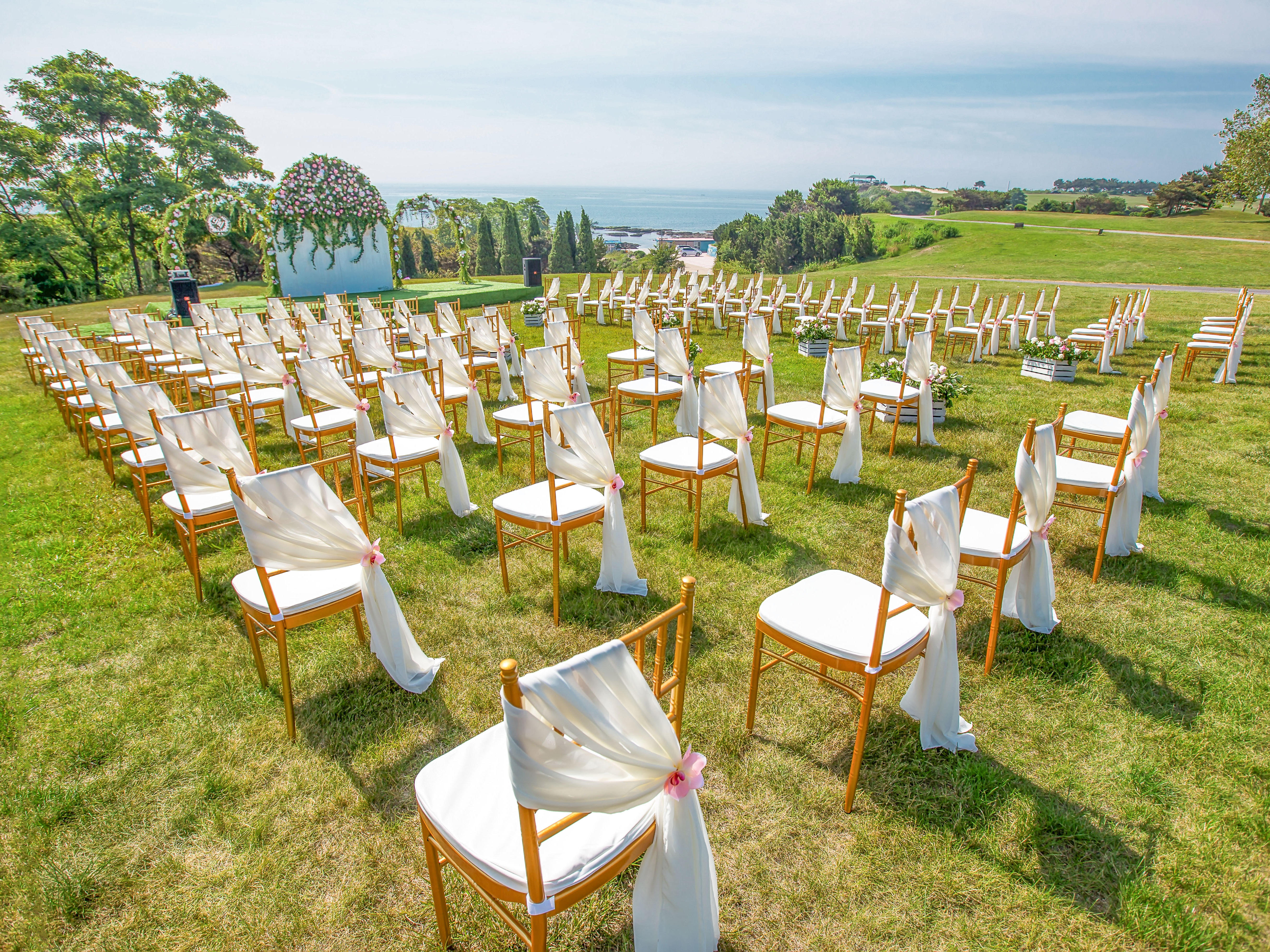 钻禧婚礼-户外草坪婚礼《BY》