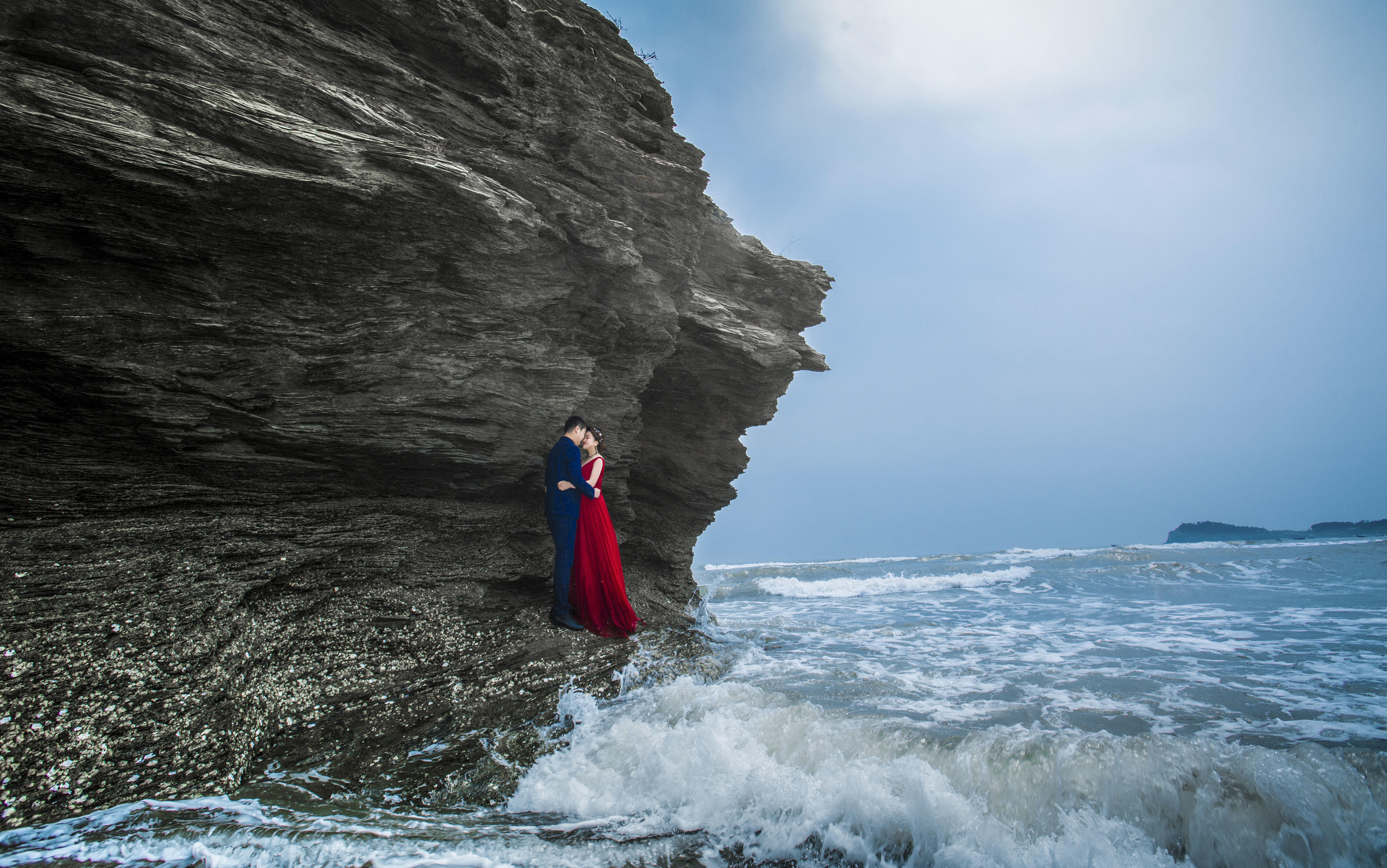 游艇出海+包郵+跑車+2晚酒店+專車游+航拍