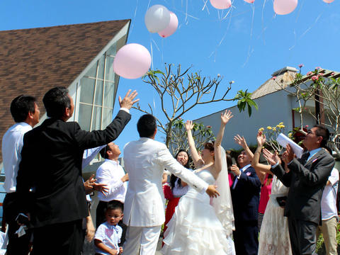 巴厘岛萨玛贝珍珠教堂婚礼，乐惟海外婚礼重庆店