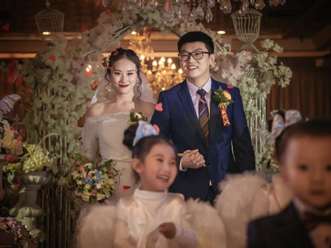 跟拍套餐-糖果婚纱-豪华婚礼跟拍（1580元）