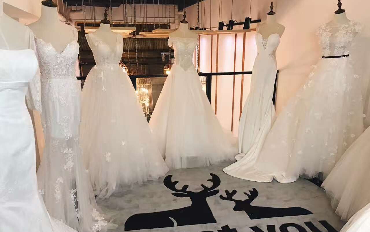 幸福，是洁白的婚纱在风中跳舞