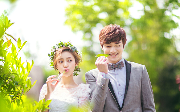 重慶城市旅拍+一對一服務(wù)+特色火鍋+網(wǎng)紅夜景