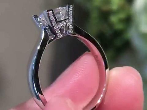 小宛钻石完美镶嵌公主方钻石戒指