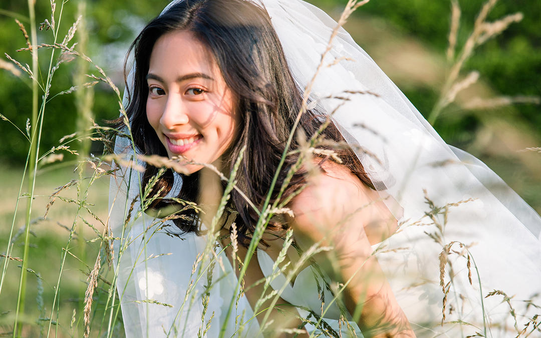 【火爆来袭】夜光婚纱+底片全送+鲜花造型+全包价