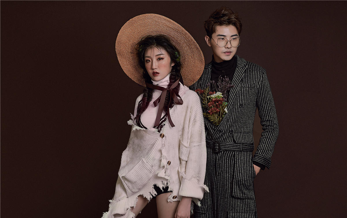 【曼视觉】网红婚纱照+双外景拍摄+品牌服装任选