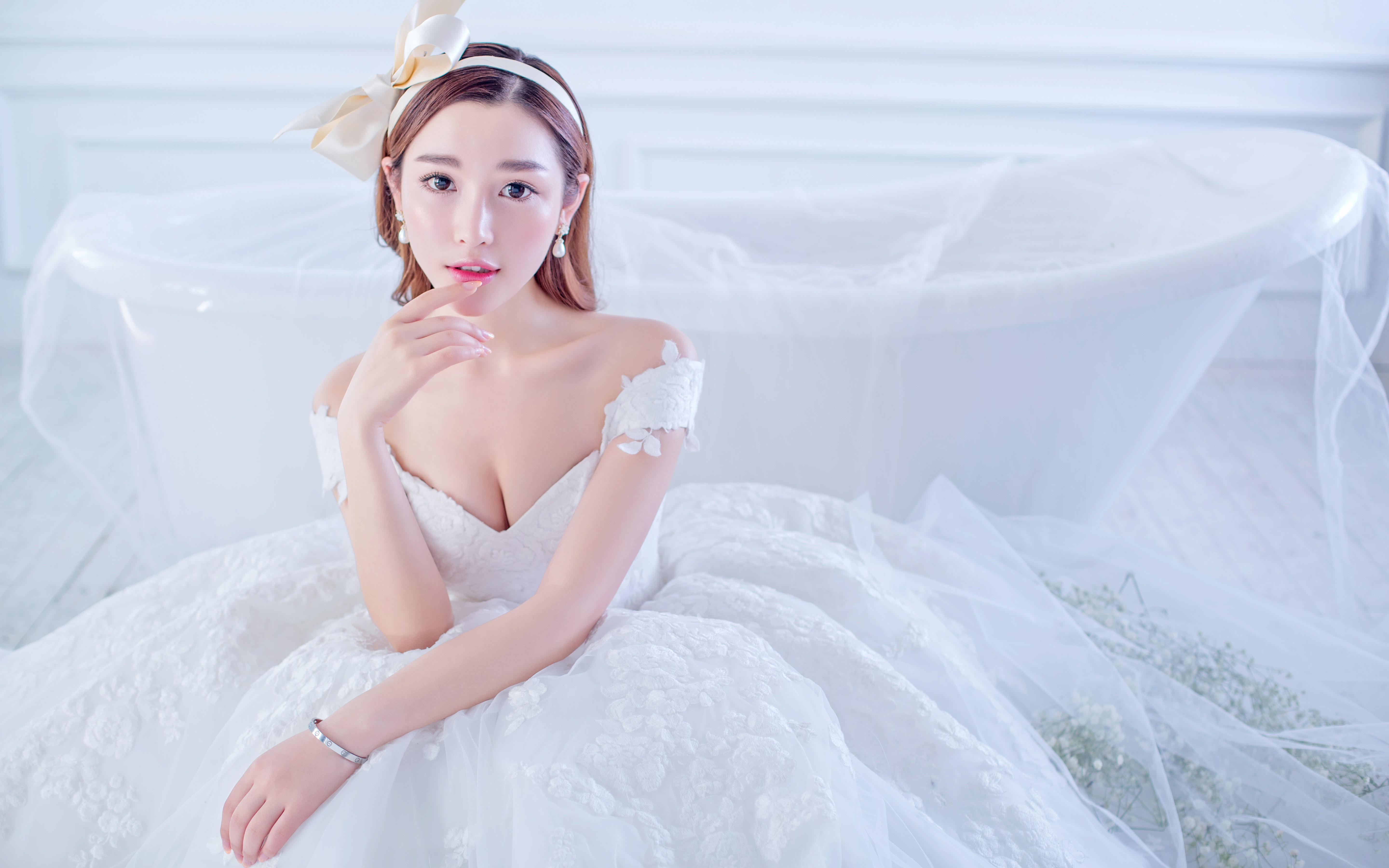 《红馆新娘》首席级资深 化妆师----孟孟老师