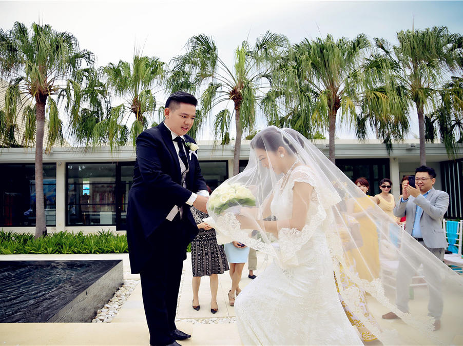 巴厘岛皇家兰花水上婚礼，乐惟海外婚礼南京店