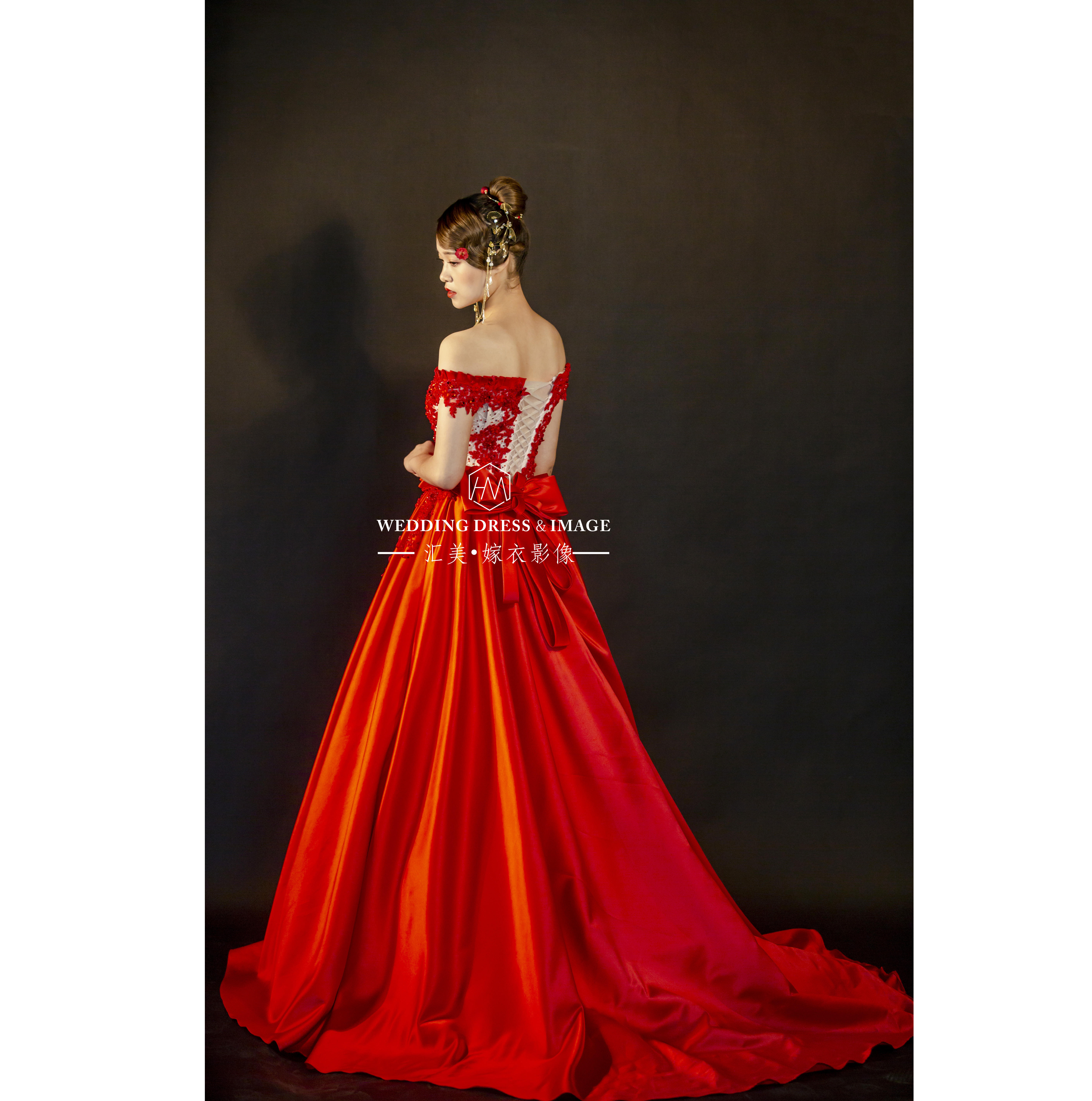 高端精品礼服    汇美嫁衣影像