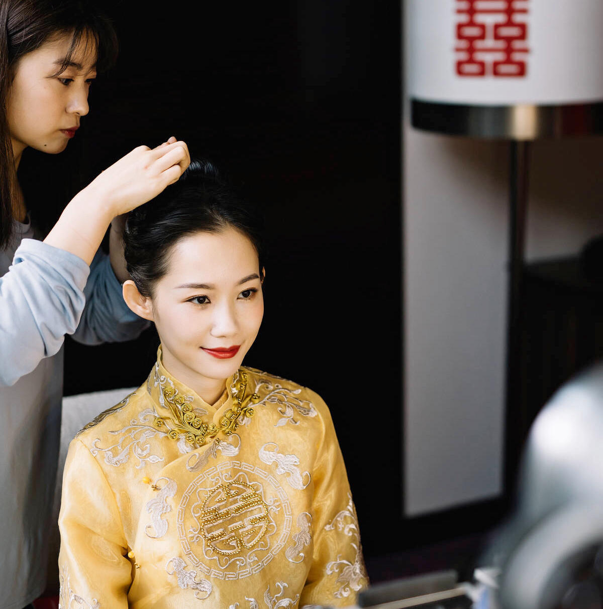 【闪慕婚纱】完美婚礼形象设计套餐（礼服+跟妆）