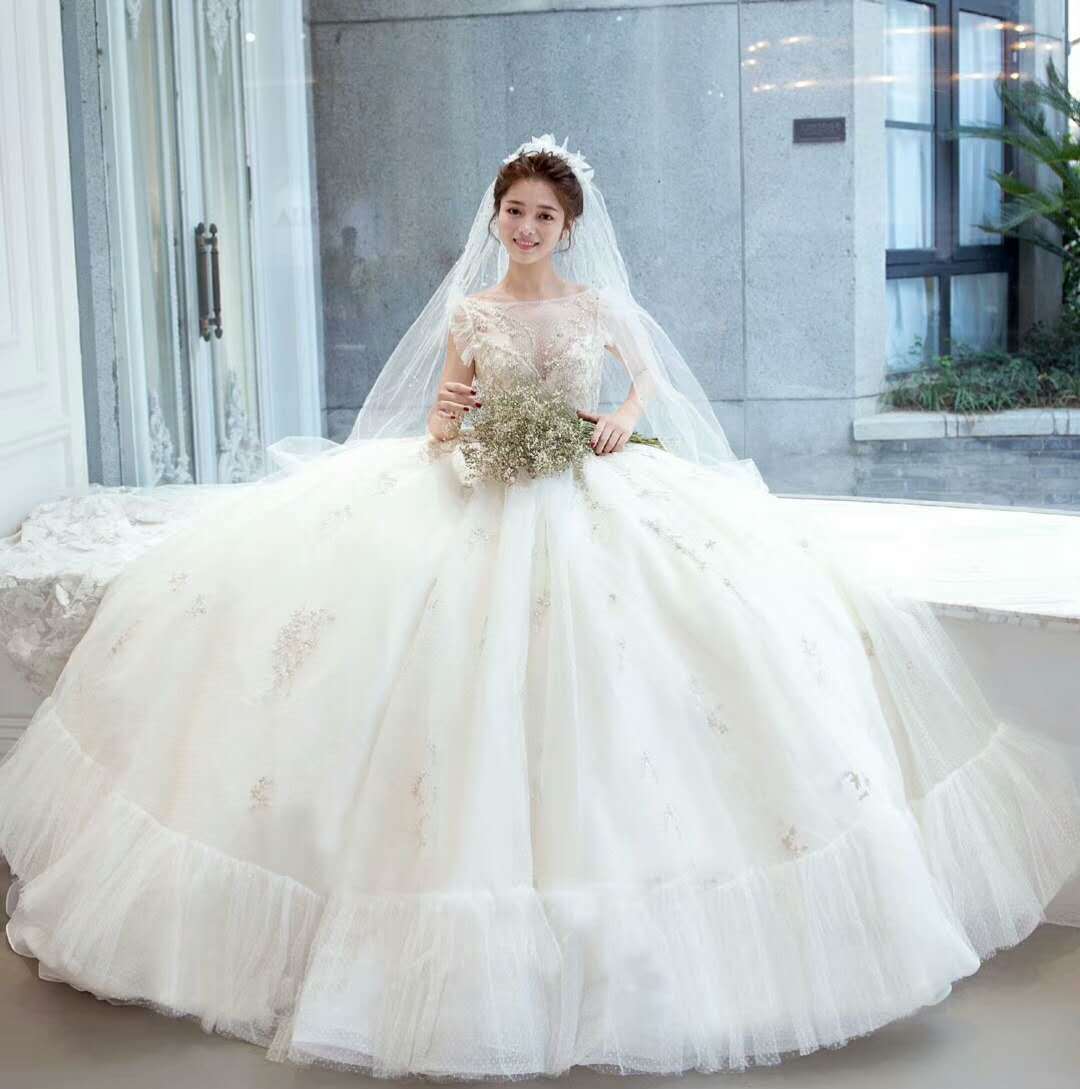 尚品婚纱特惠套餐婚纱礼服8件套加跟妆1480元