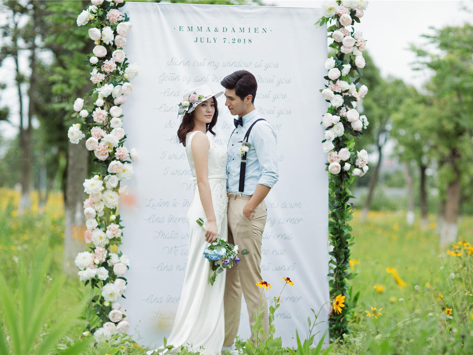 海派婚纱小清新草坪婚纱照