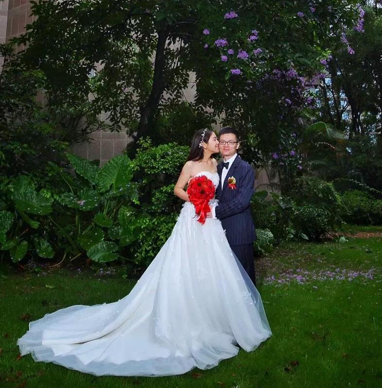 超值租赁：秀禾服+主婚纱+敬酒服+全程跟妆