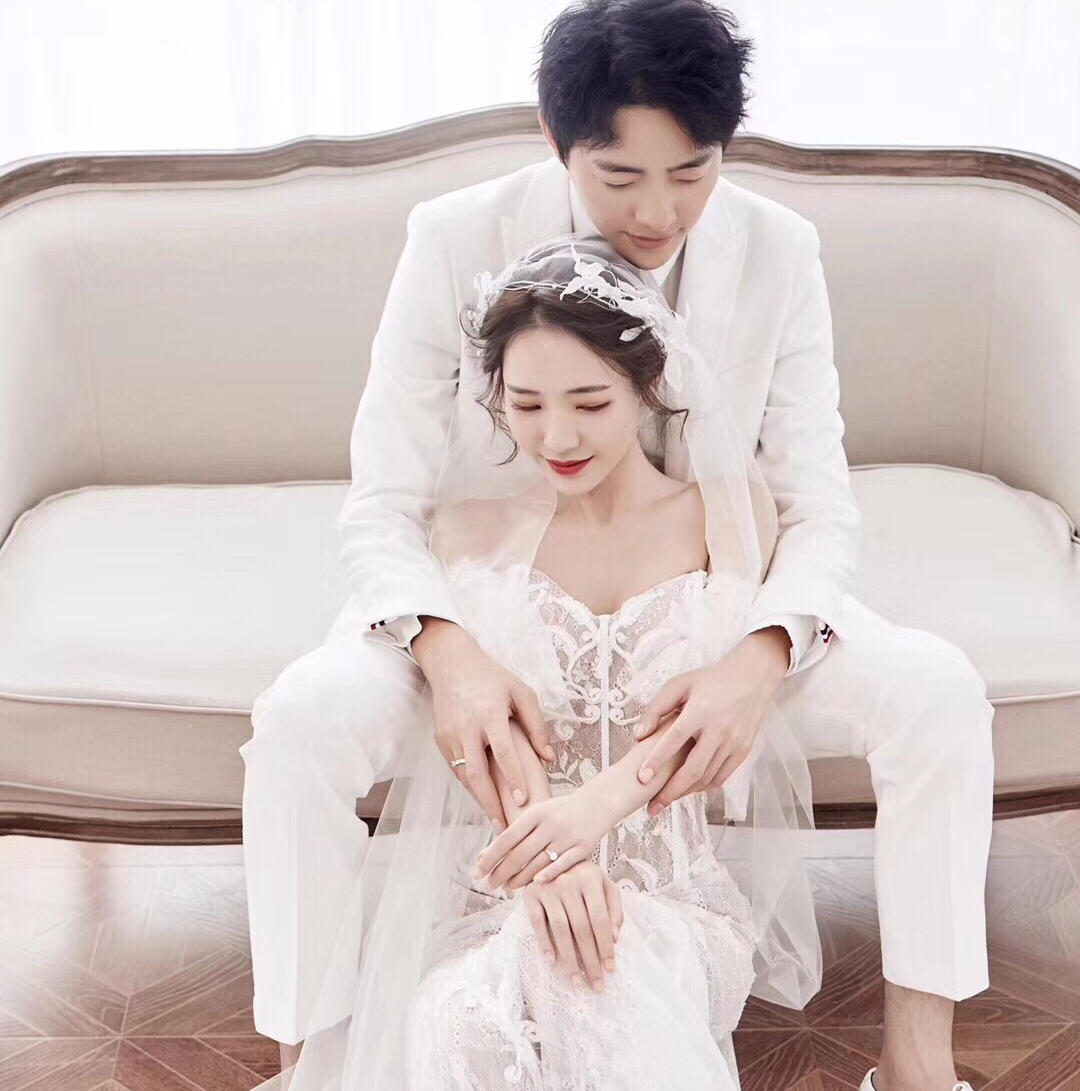 【超值特惠】龙凤褂主纱敬酒服+伴娘服免租+跟妆