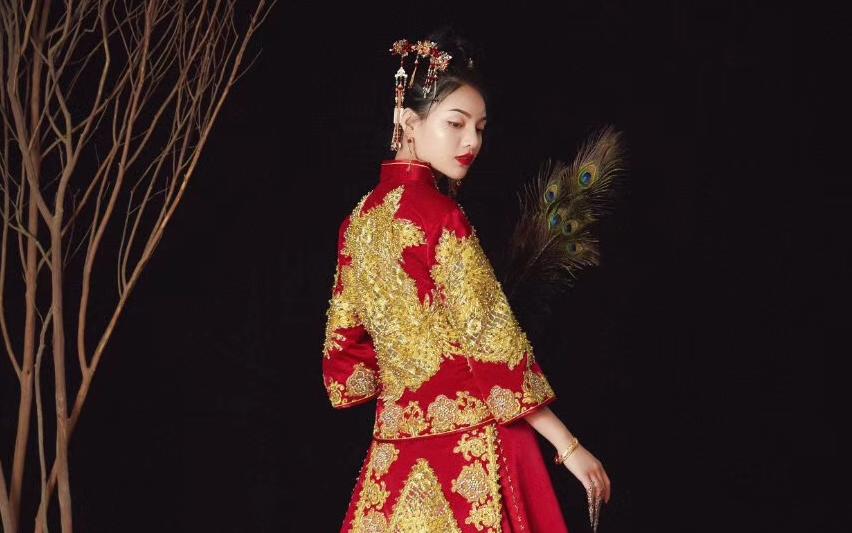 性价比：刺绣秀禾服一件！送顶级试妆！送饰品！