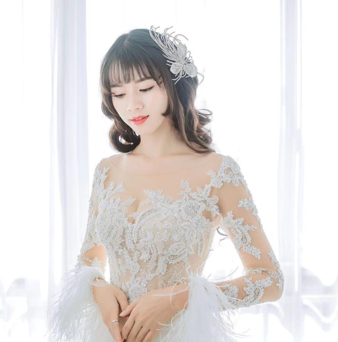 【人气轻奢】 婚礼三件套+首席跟妆免租伴娘服