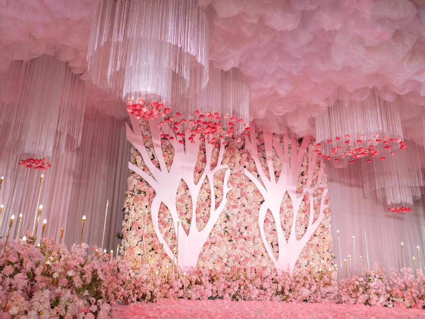 云顶纱浪漫粉色婚礼，为您呈现一个别样的婚礼