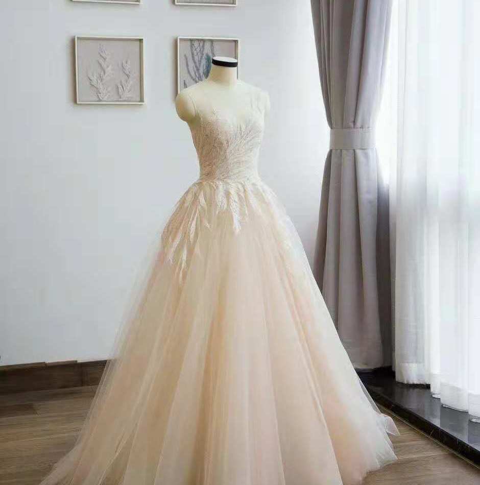 飘逸轻纱 出门 草地婚礼