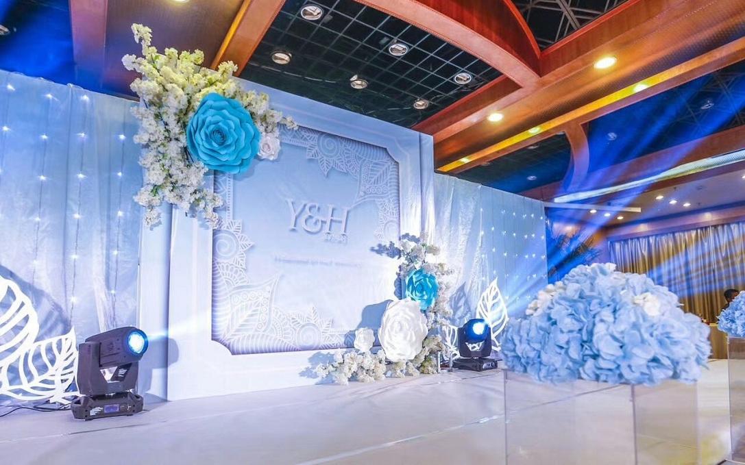 【千寻婚礼】超值特惠 红金色布幔鲜花场+灯光