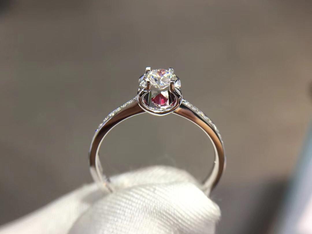 婚饰套装 钻戒女30分 男圈戒镶钻 项链手镯耳钉