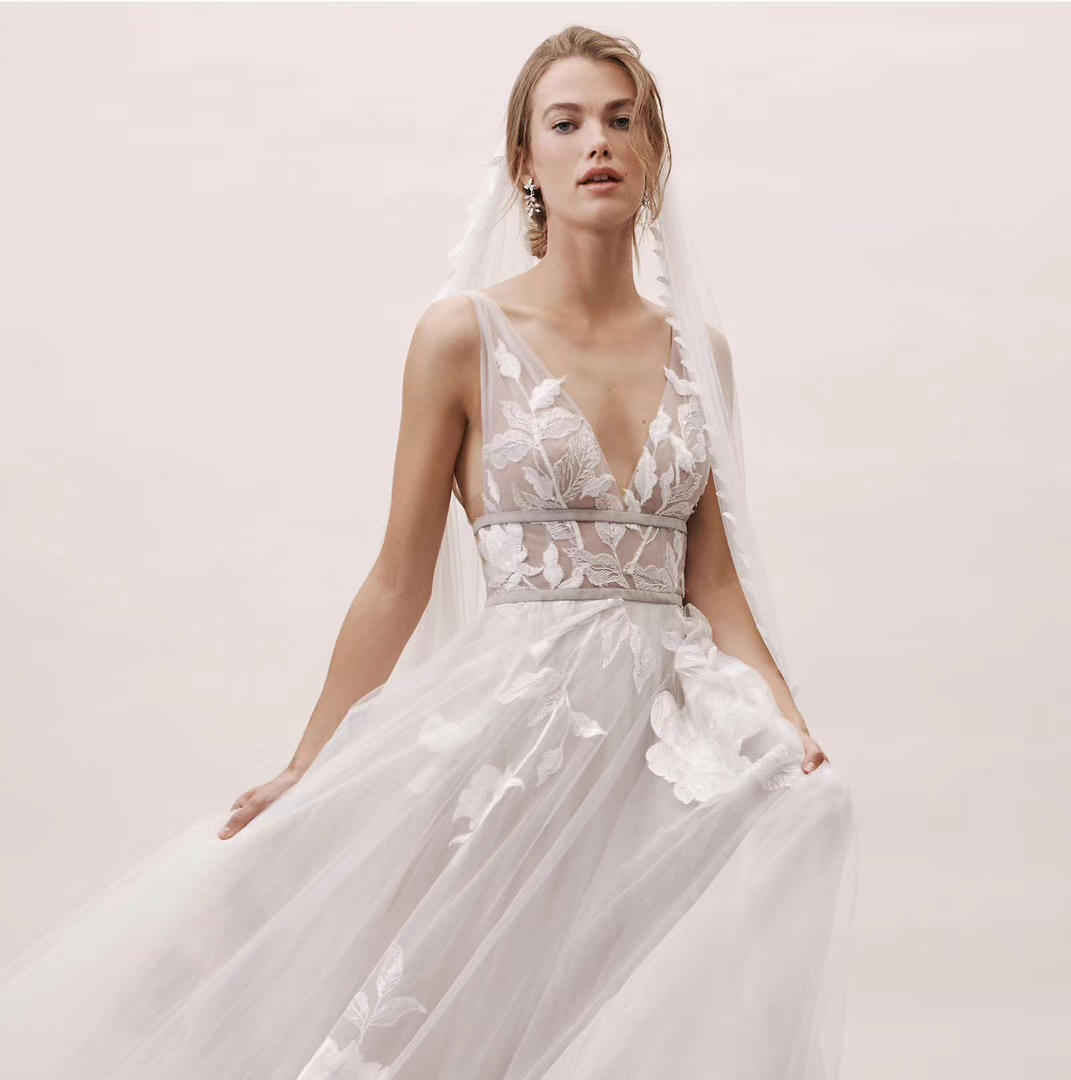 【轻纱婚纱】超值热卖设计师款婚纱六件套